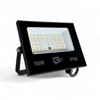 Refletor Led 50w Branco Quente 3000k Preto Bivolt IP66 - Imagem 2